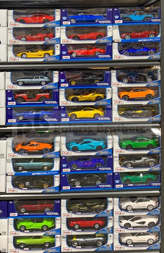 Maisto diecast replica - diecast,